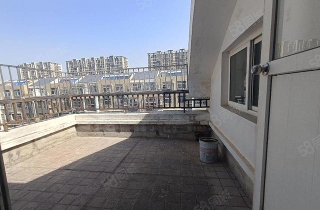 送露台 实验和文轩 前期只需4.5万  昌润路 望湖小区