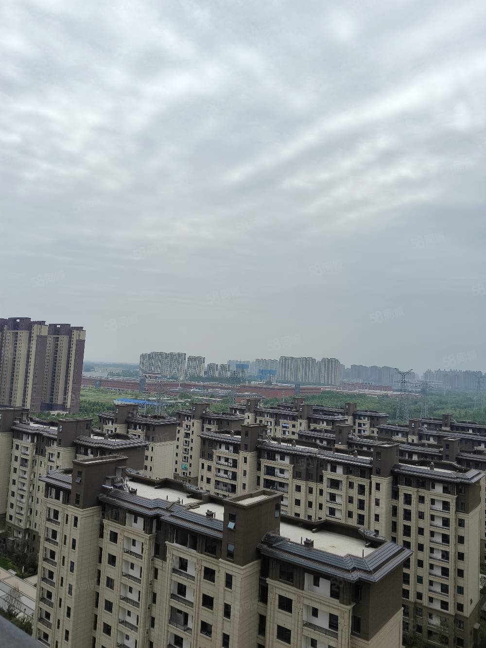 腾飞芙蓉湖畔3室2厅2卫125㎡东89万