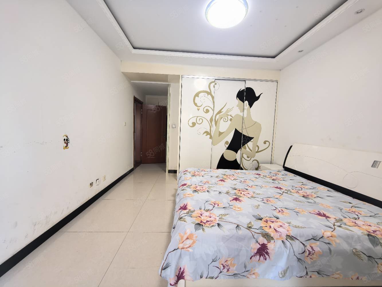 塞维利亚3室2厅2卫138㎡南北165万