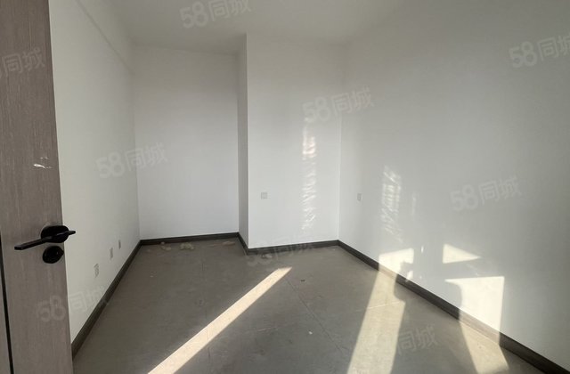 赠车储！走一手手续！金裕新城！高新区文轩  ！  实验南邻！