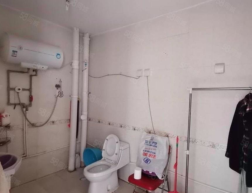 福城新天地2室1廳1衛(wèi)70㎡南北102萬