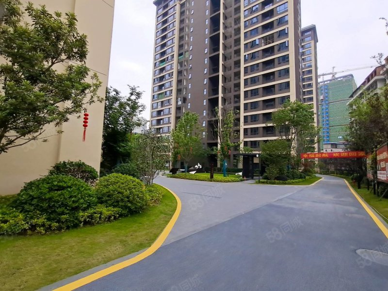 河景视野好现房4居室6880带车位一个首付2成3成,富华里-张家界58同城