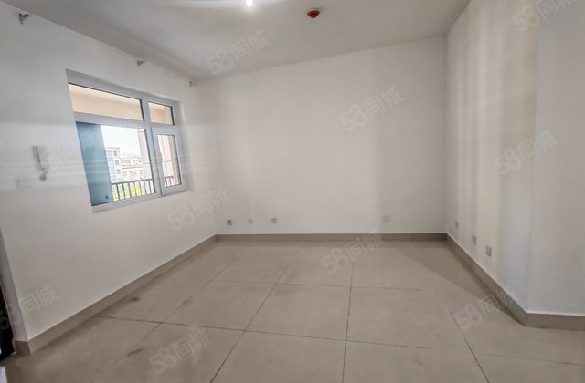 文轩八中外国语附近 三室两厅 南北通透 看房方便 可按揭