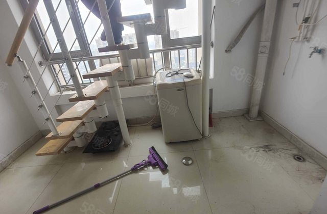 润景苑，双车位，顶楼带楼台，可做阳光房，看房方便