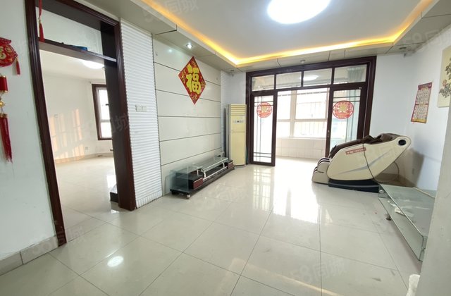 水晶城 正规三室 东边户  带卷帘门车库 中间层阿尔卡迪亚旁