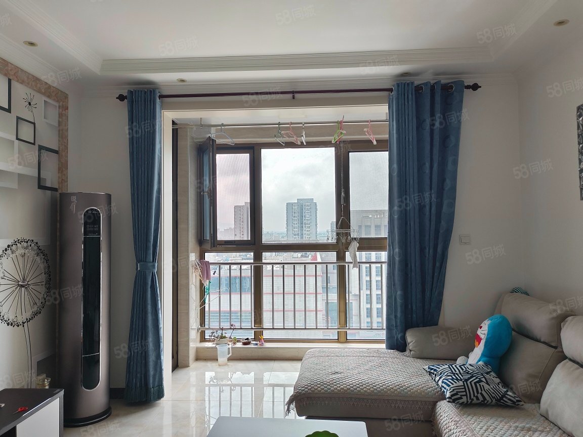 萬德福廣場3室1廳2衛(wèi)150.32㎡南北400萬