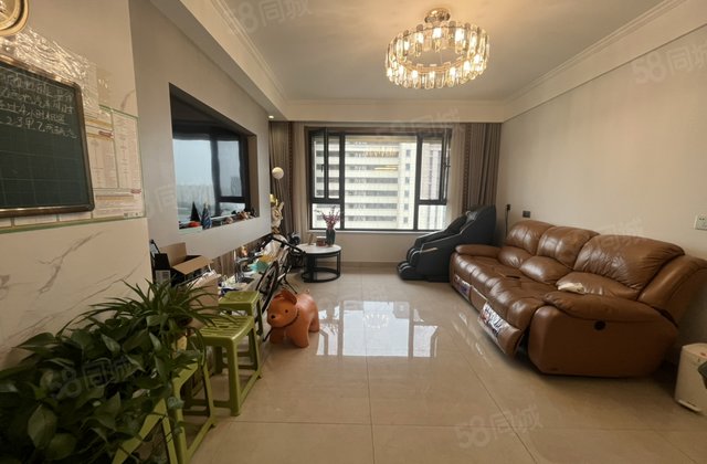 民生凤凰城1号院！润景苑！高端人车分流小区！新出精装三室！