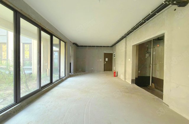 鸿山院子5室3厅240㎡350万二手房图片