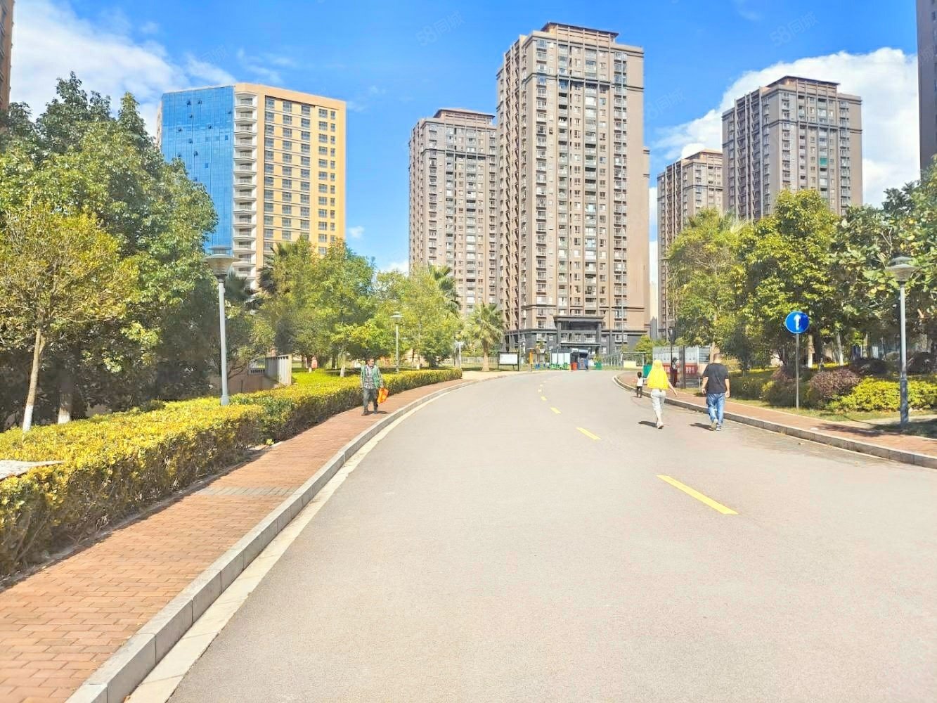 惠景园小区中间位置中间楼层采光充足安静不临街