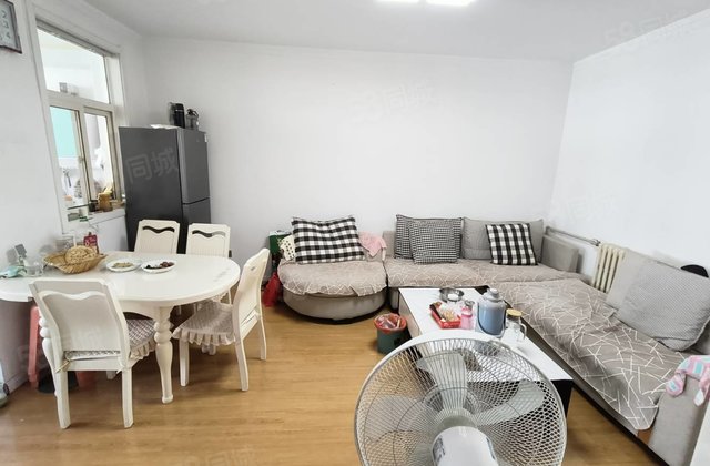 急 文轩外国语聊大附近，学府花园多层三楼 固定车位带储藏室