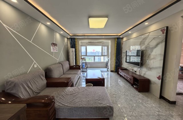 花园路   精装三室两厅两卫 带储藏室 中间楼层全天采光