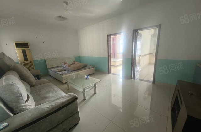 香江西邻电梯房三室两厅一卫一厨仅售38万