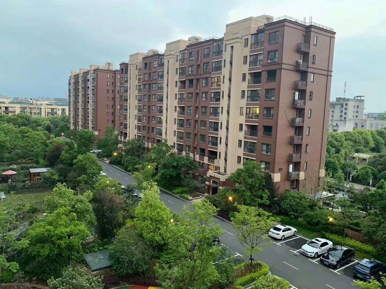 【10图】金地艺境137平 小高层洋房 南北通透305万带车位,金地艺境