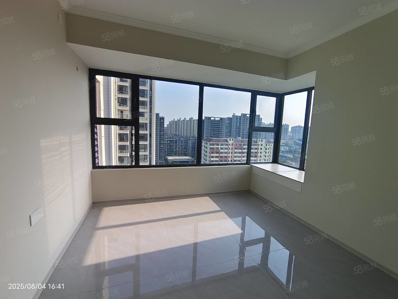 万达大都会公元3室2厅2卫116㎡南北70万