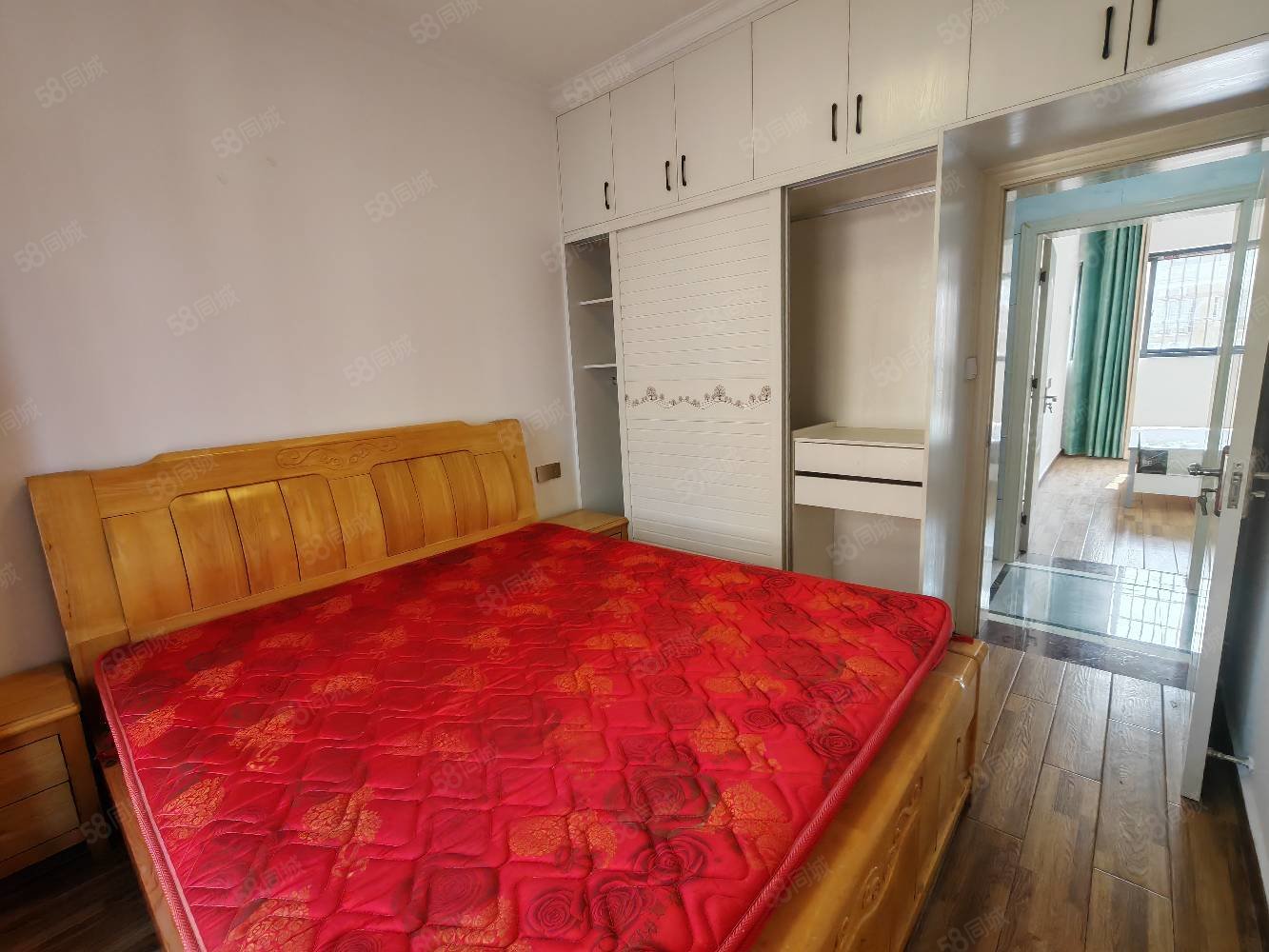 香槟国际3室2厅2卫117㎡南北48.8万