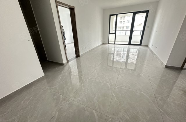 朗悦府 纯新房 好楼层  带车位地下室     急售