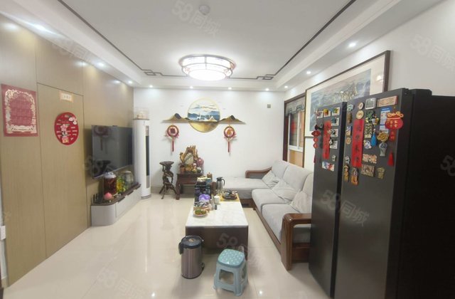 二中对过 单价6千加.带储藏室婚房，中间楼层，急售