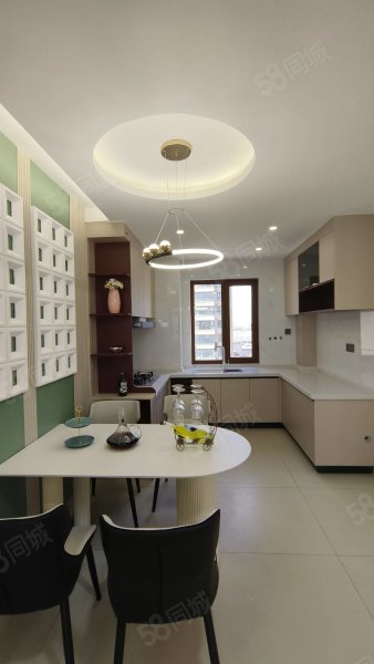 出售凯森蒙芋圆电梯七楼123平三室两厅两卫798精装修