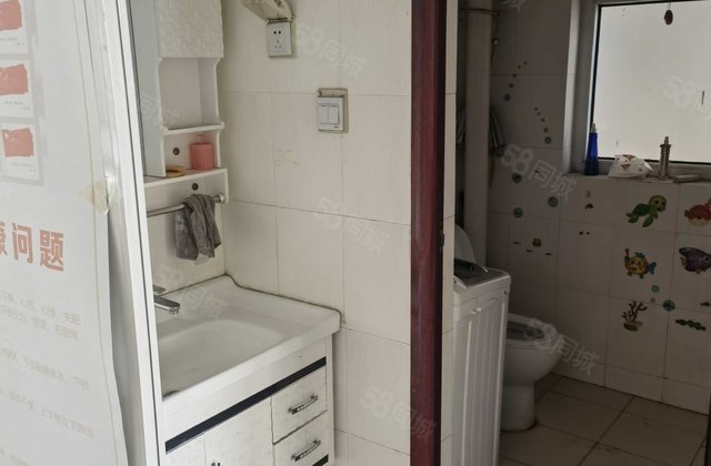 西湖馨苑朝南 带电梯的小三居 ，满2年，环境宜人！房东直卖！