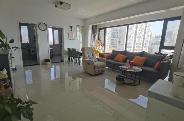 房东急售 精装修 6楼东边 诚心出 大三室 财干路 保证真实