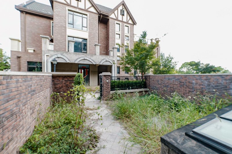 鹭山湖乐活岛(别墅)5室2厅4卫551.25㎡南485万