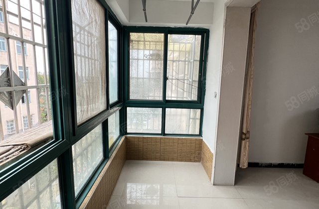 东方明珠小区3室2厅130㎡27.9万二手房图片