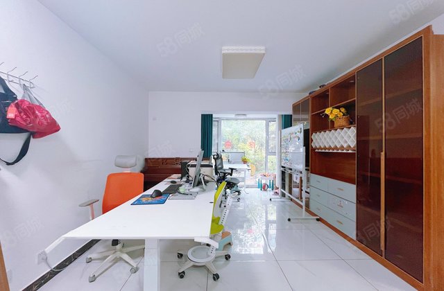 急售   运河边北顺   市医院 中通三期一楼带院 三室两卫