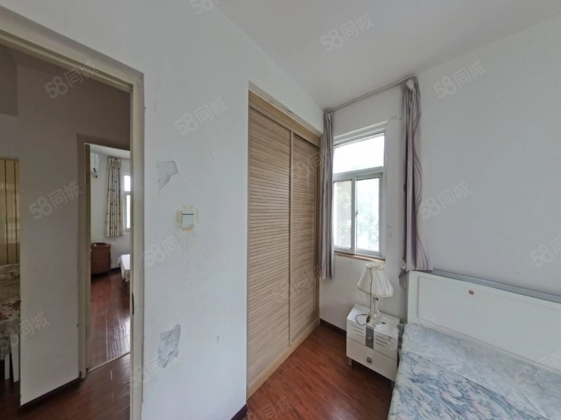 学府名苑 装修好 南北通透 小三居 小区新 出行方便