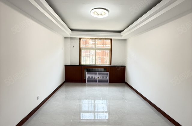 文轩 水木清华 芳苑小区 中层 三室两厅 双阳台 送车位