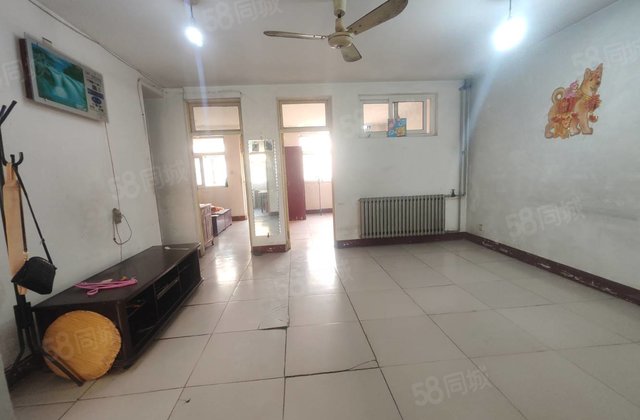 急售！紧邻七中！3室！好楼层！送储！停车方便！