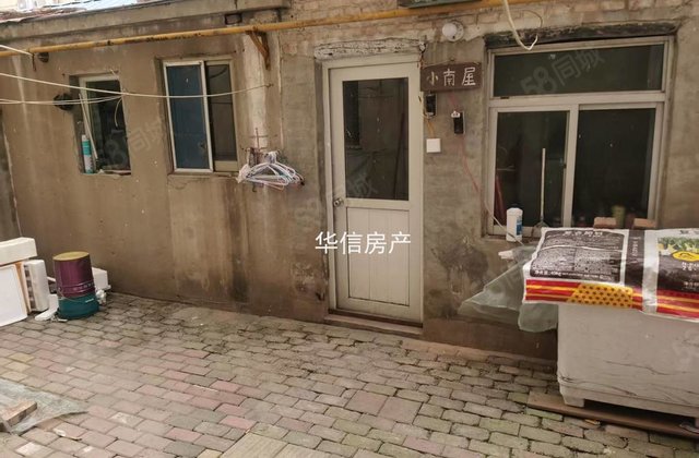 老文轩 电业局3院 4院龙山花园 3室 一楼带院（约50平）