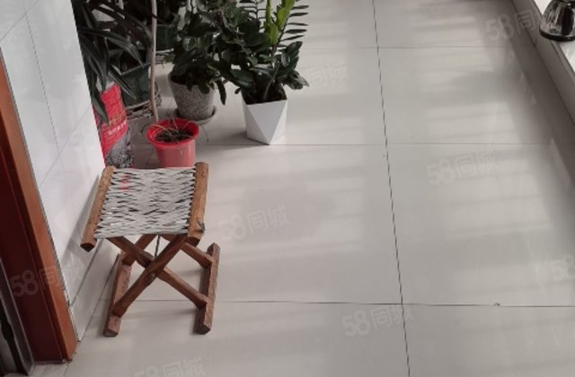 诚心出售 商业配套成熟 电梯房 双卫格局 近医院 看房方便