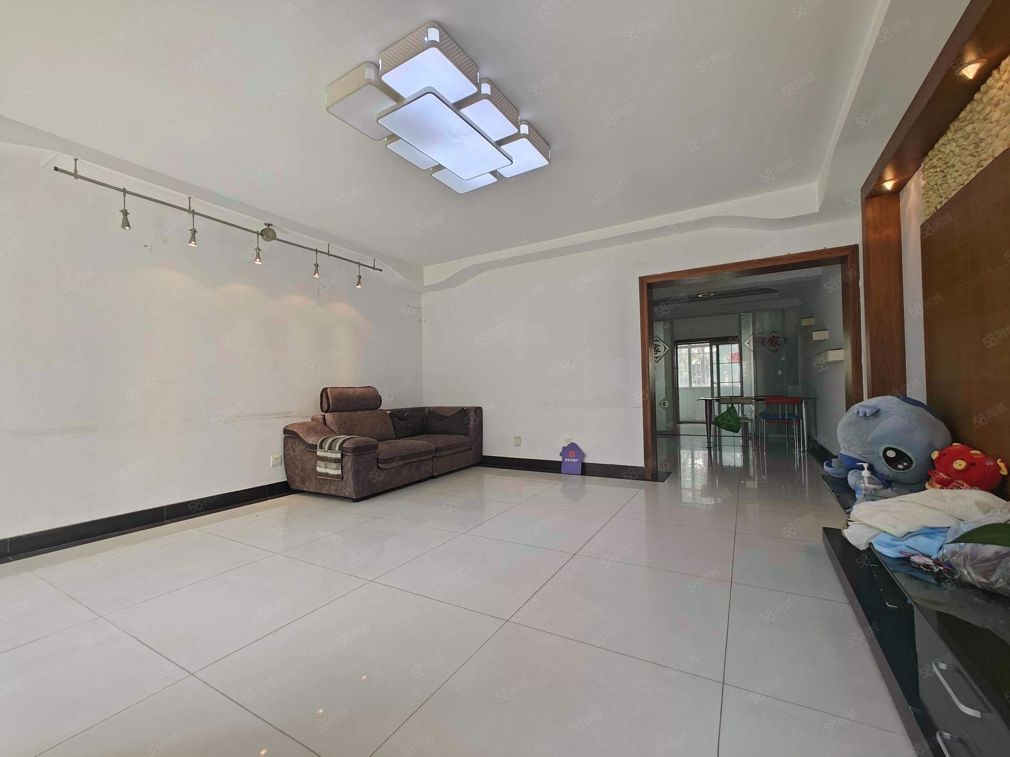 博世莊園(別墅)3室2廳3衛(wèi)165.79㎡南北315萬