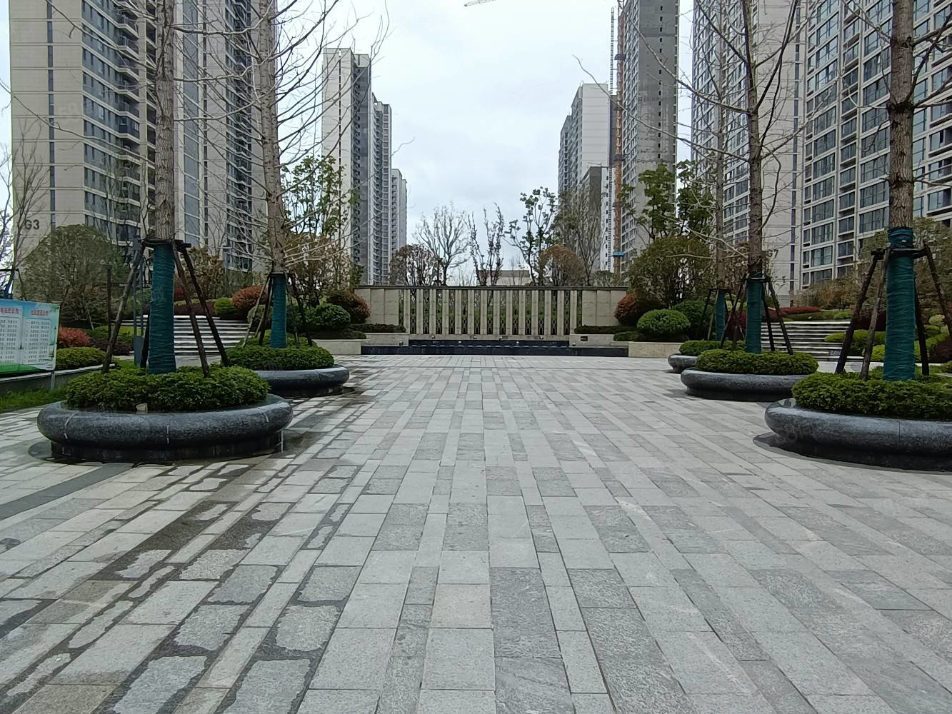 【10图】置地天玺现房小三房 即可装修 好楼层可看部分江,置地安庆