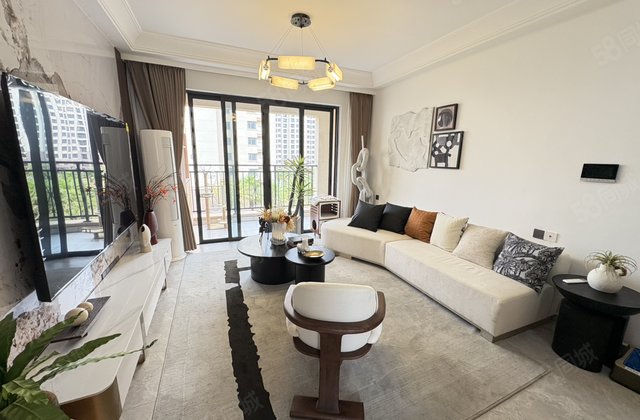 临港公馆4室2厅140㎡105万二手房图片