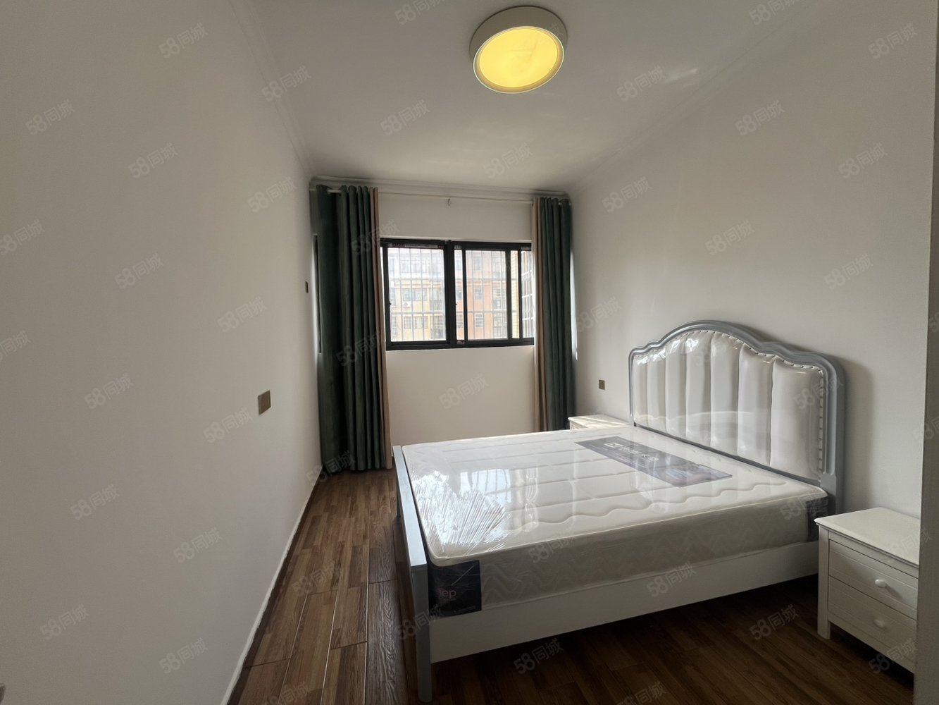 香槟国际3室2厅2卫117㎡南北51万