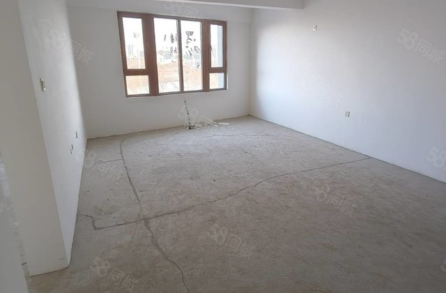 锦江丽都4室2厅1卫168㎡南北126万