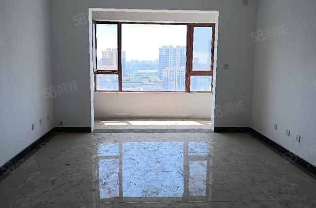 文轩附近商品房 四室两厅三卫，南北通透，户型方正 配套齐全