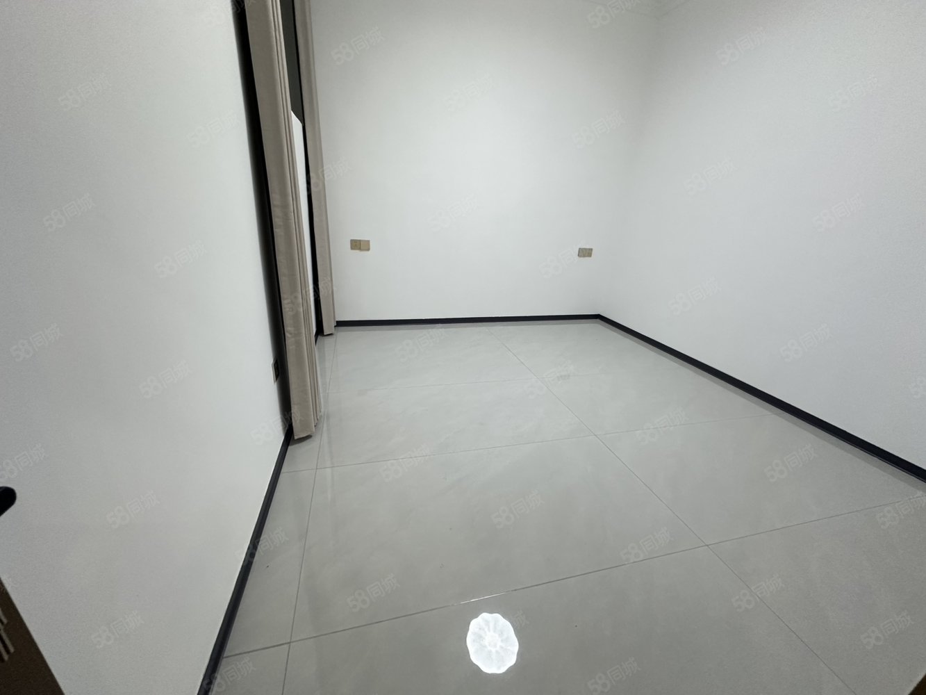 天御蓝湾6室3厅2卫160㎡南北92万