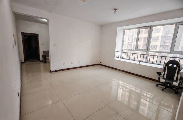 文苑二中旁 大学城一口价 东边户三室两厅 免大税 带车储