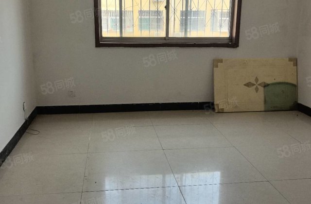 急售！！地暖房！三室两厅双阳台，单价五千，送储藏室，