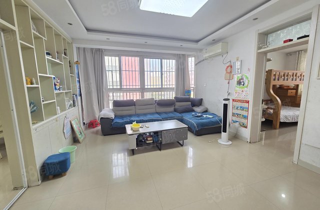 地暖房 3楼东户三中北东边户~落地大飘窗~户型真棒 停车方便