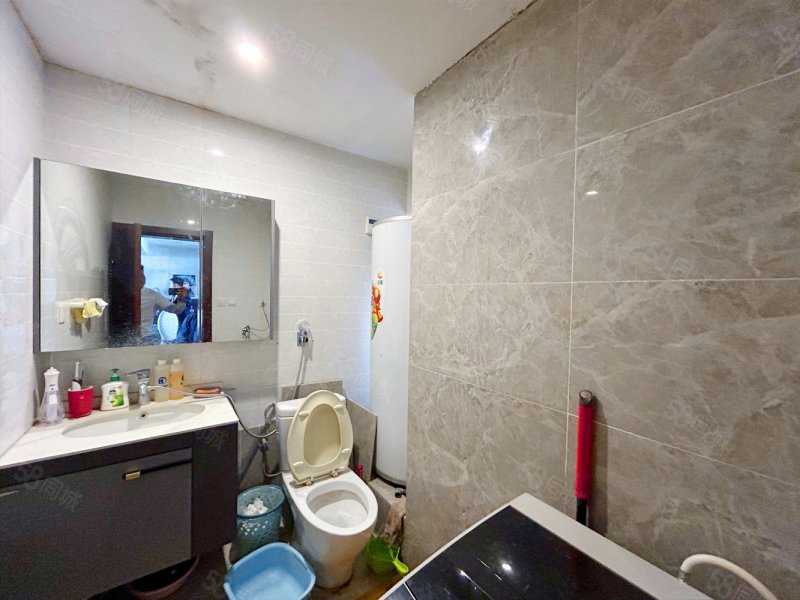 万达广场旁精装修跃层5室一梯两户南北通透环境优美绿化好