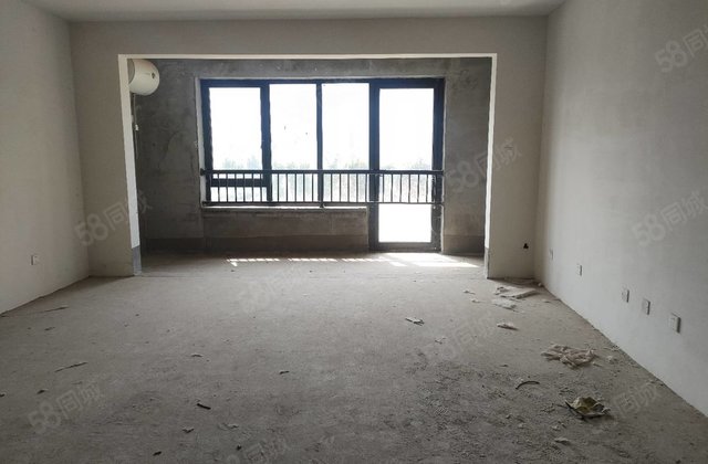 绿地蔚蓝城4室2厅131㎡112万二手房图片