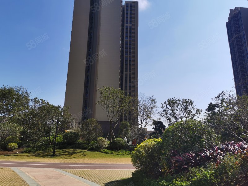 美的翰湖苑 精装3房 全新业主未入住过 南向望花园 随时看房