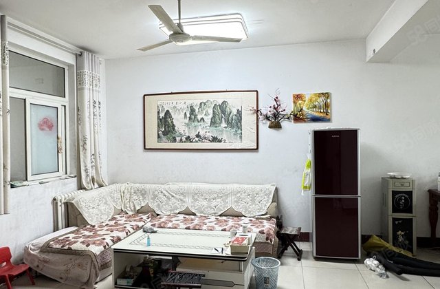 颐馨园一期 医疗配套成熟 南北通透 出行方便 中间楼层