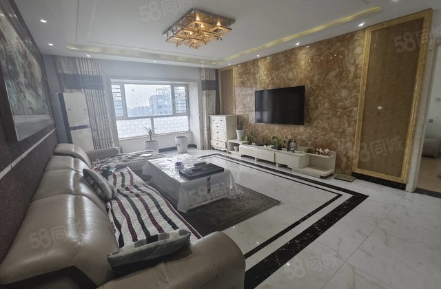 急售，精装三室，元宝户型，带所有家具家电，领包入住