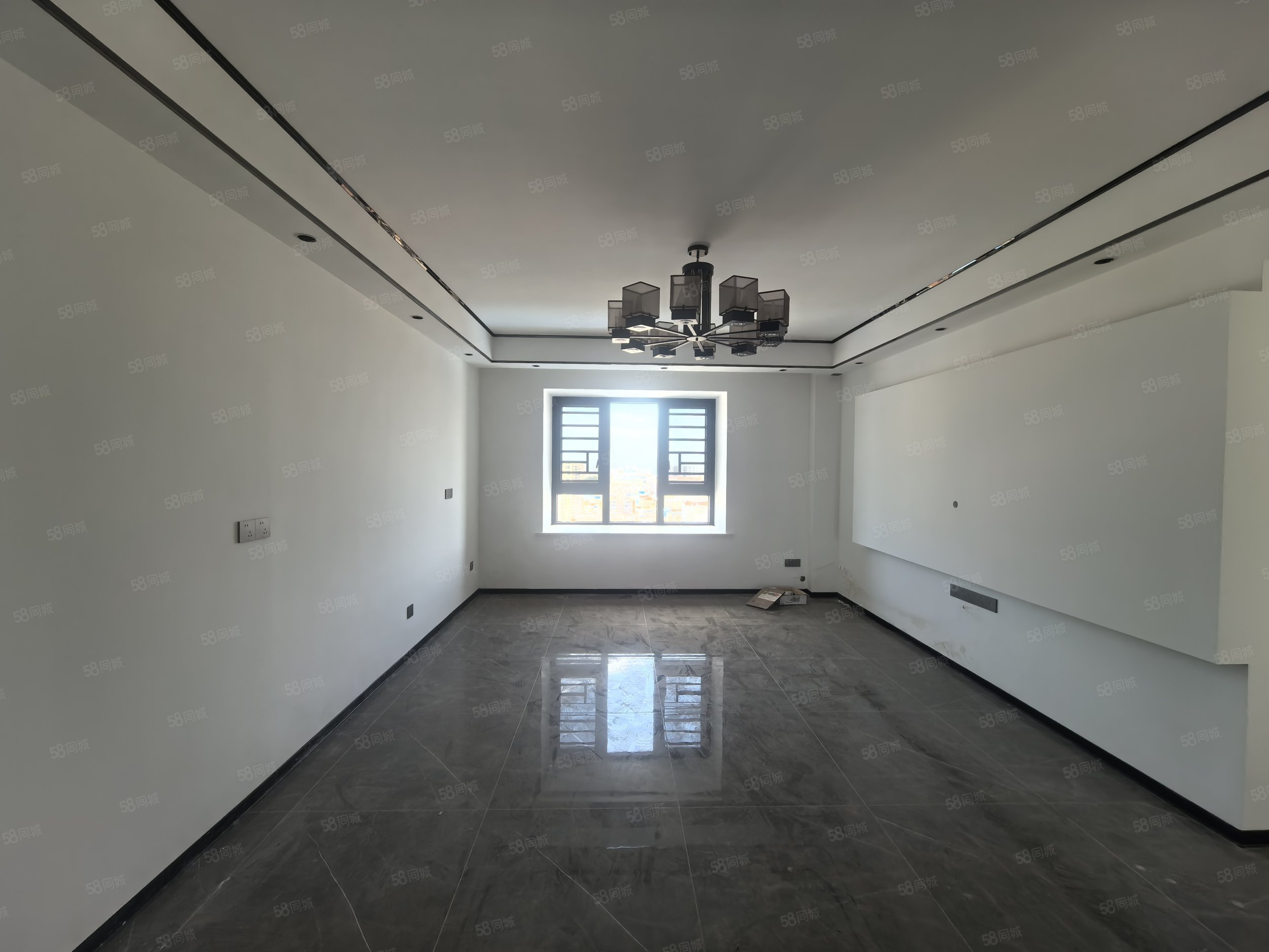 华隆公馆4室2厅2卫110㎡南北59万