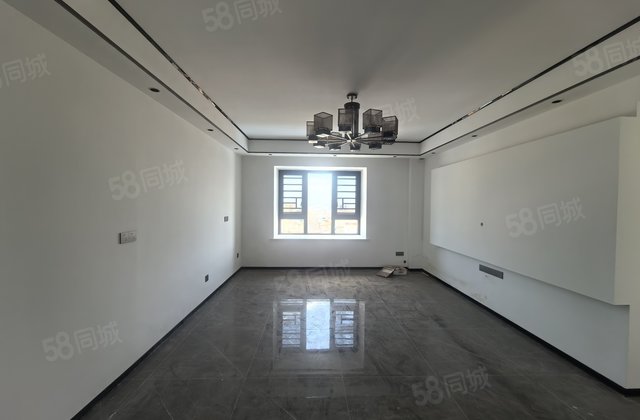 华隆公馆4室2厅2卫110㎡南北59万