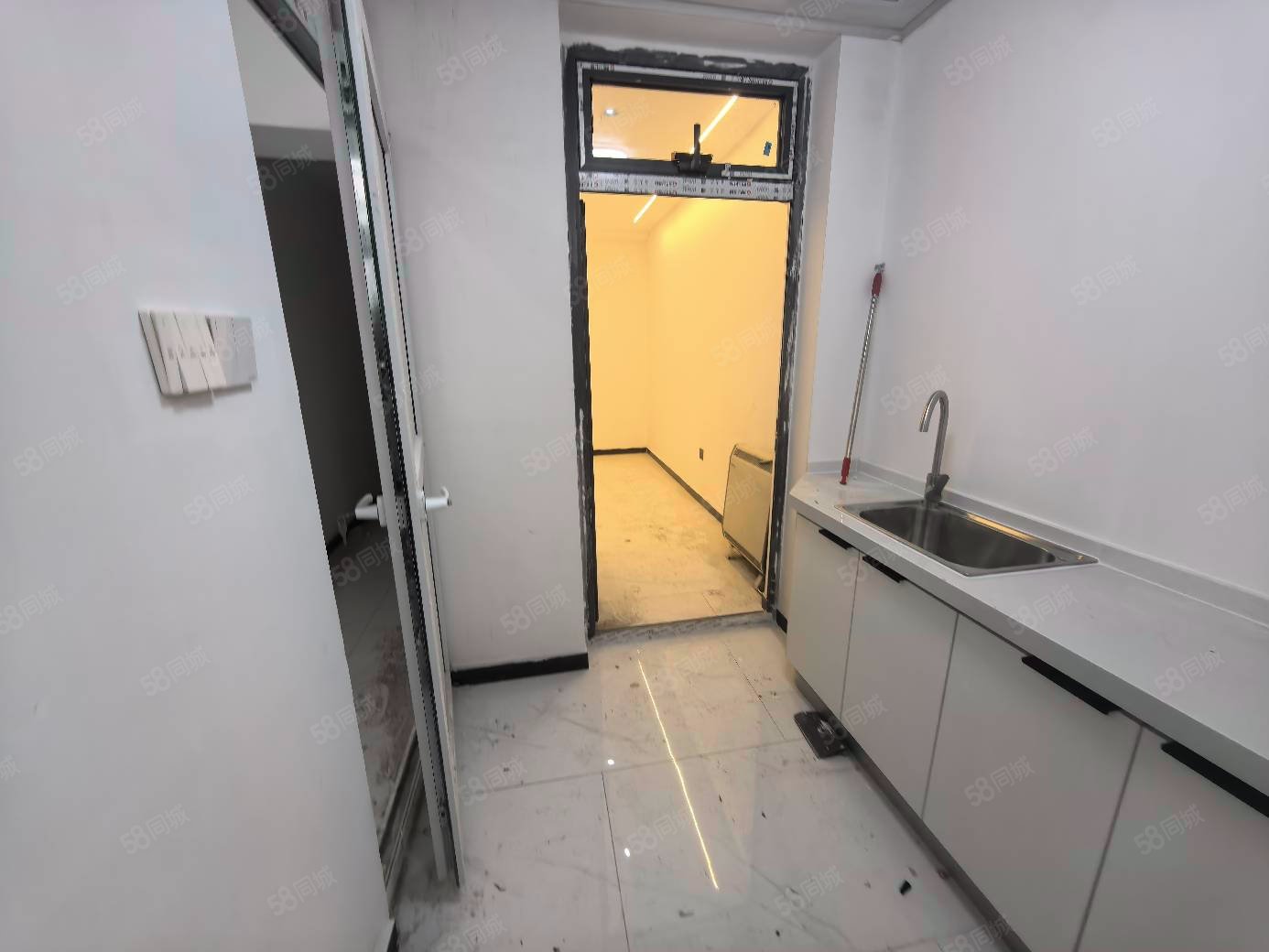 大格巷胡同小區(qū)1室1廳1衛(wèi)12.52㎡南255萬